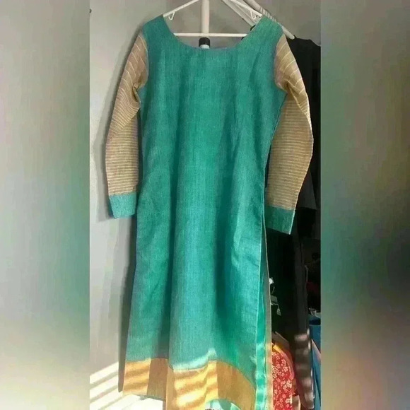 Kurti/Anarkali teal/tan with exquisite detail - Picture 2 of 12